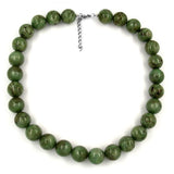Kette, Perlen 18mm, grün mit braun