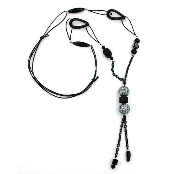 Kette, Perlen und Kette in schwarz