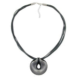 Kette 52mm Kunststoff Anhänger Amulett altsilberfarben Kordel grau 55cm