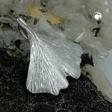 Anhänger 25mm Ginkgoblatt 9Kt Weißgold