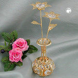 Vase mit Blumen, mit Glas-Steinen