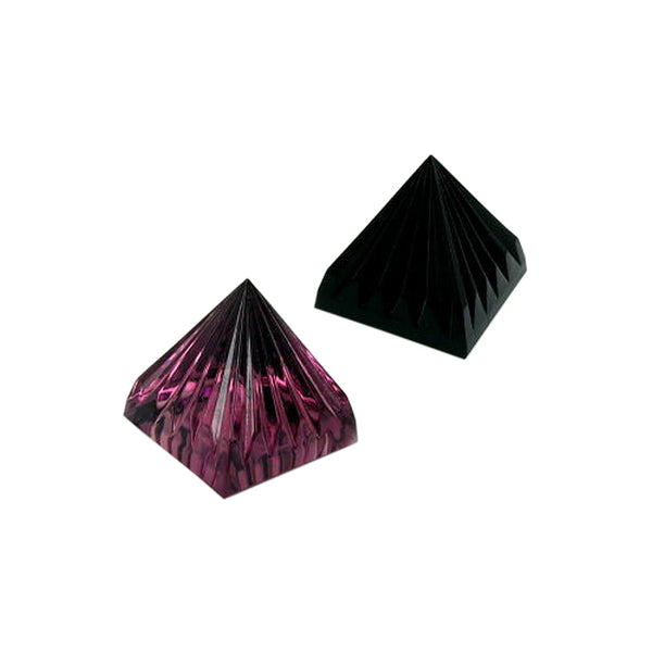 Pyramide 28x30mm gerillt Farbe wählbar