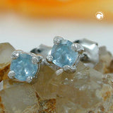 Stecker 3x3mm Glasstein hellblau aqua rhodiniert Silber 925
